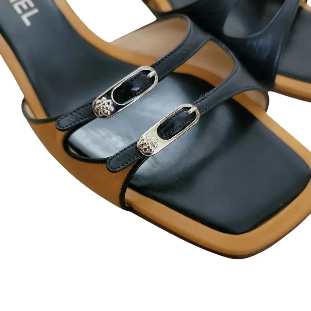 Chanel Vintage Y2K Black Tan Leather Camellia Mules Sandals Kitten Heels 7 37.5 - Picture 4 of 16